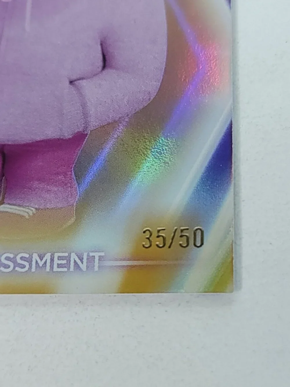 Embarrassment Topps 2026 Disney Neon Gold Holo Parallel Limited 35/50 - Picture 2 of 4